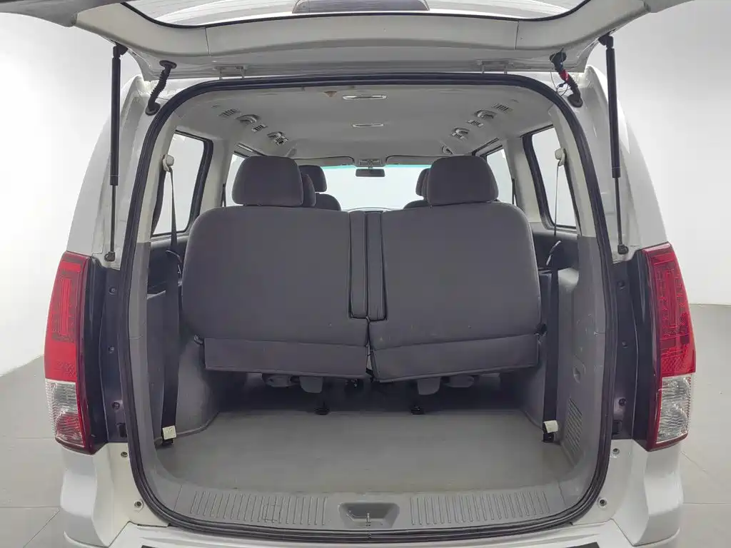 Dongfeng Fengxing Fengxing CM7 2015 2014 2.4L Manual Business Edition