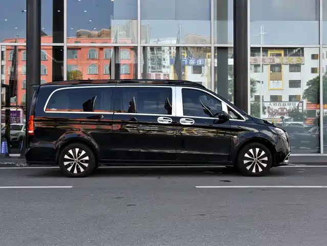 Mercedes-Benz Vito 2024 2.0T Business 7-Seater — фото 3