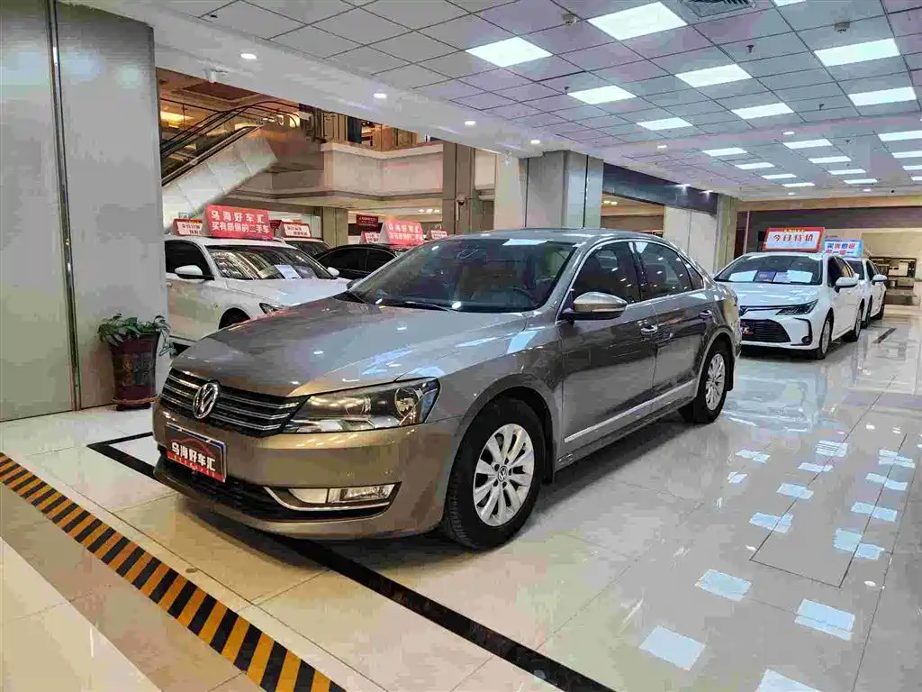 Volkswagen Passat 2013 1.8TSI DSG Zunrong