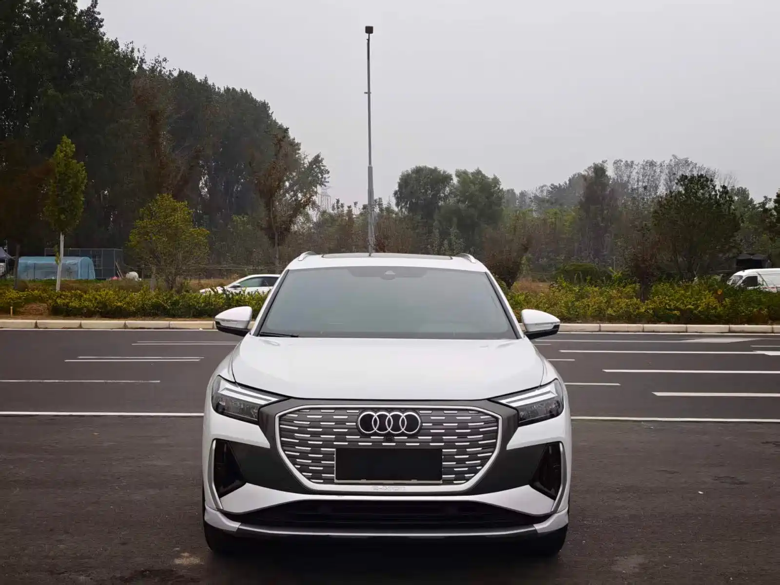 Photo 2 - Audi Q4 e-tron