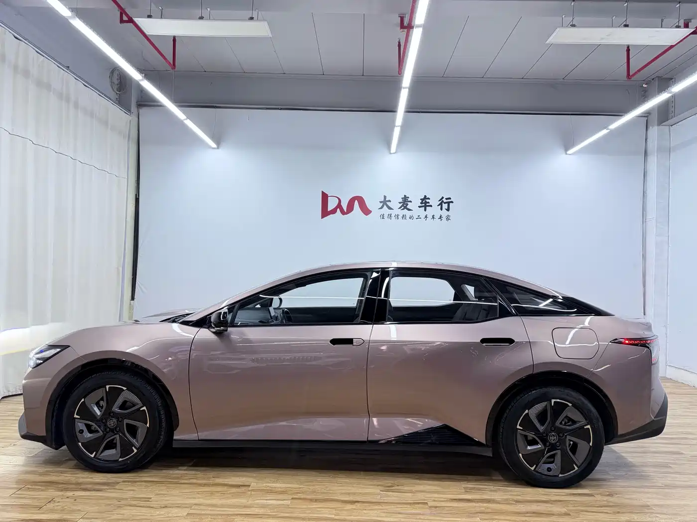 Toyota bZ3 2023 616km Long Range Premium фото 3