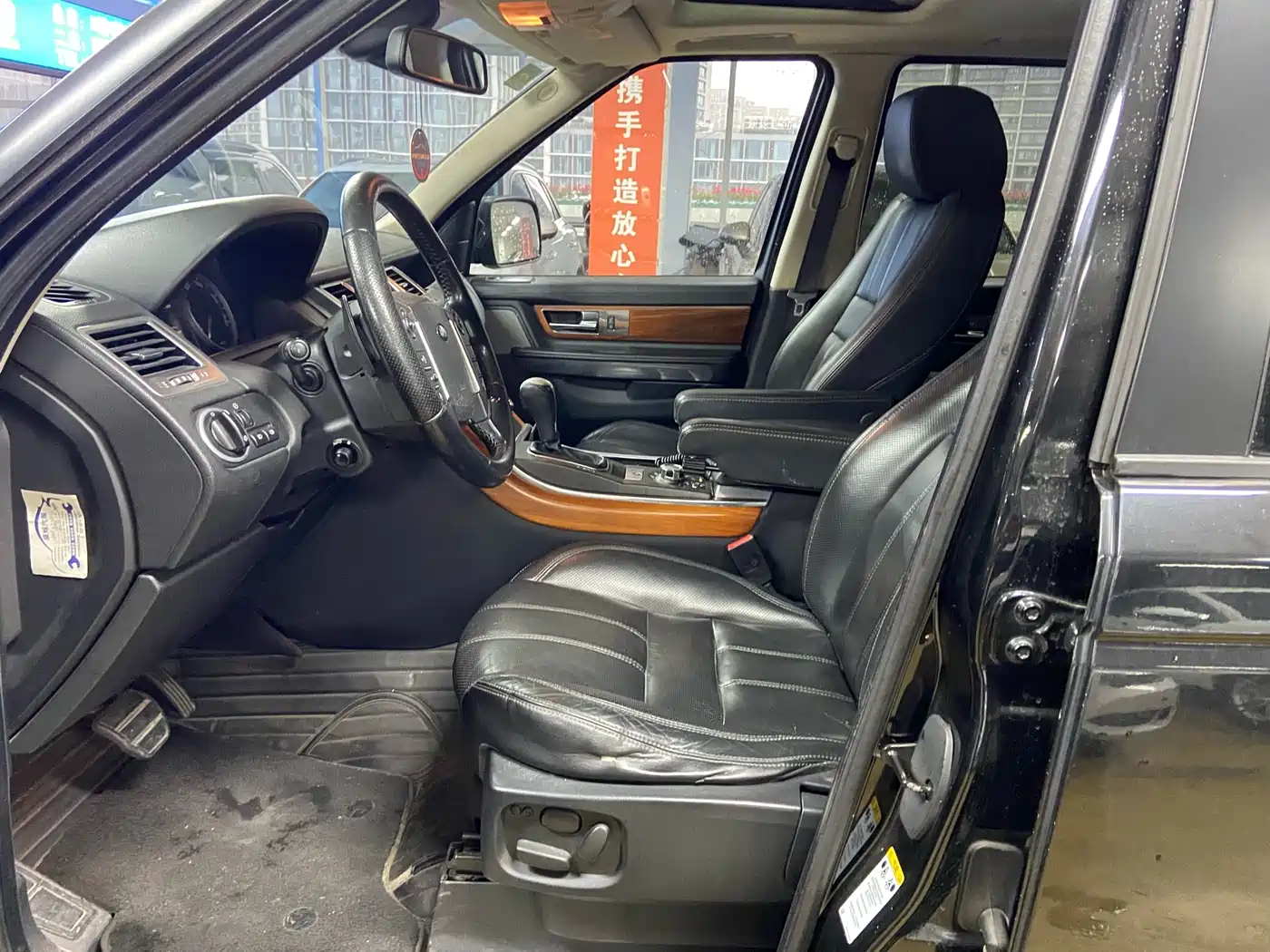 Land Rover Range Rover Sport 2011 5.0 NA V8 HSE фото 9