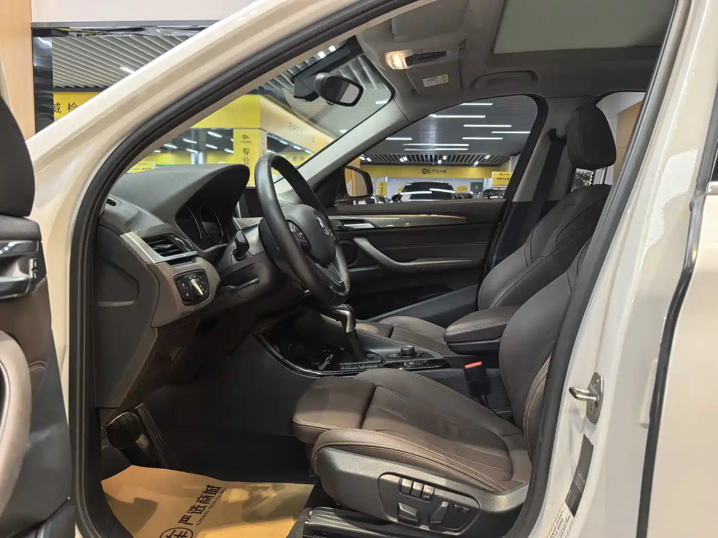 BMW X1 2019 sDrive18Li Premium Model фото 8