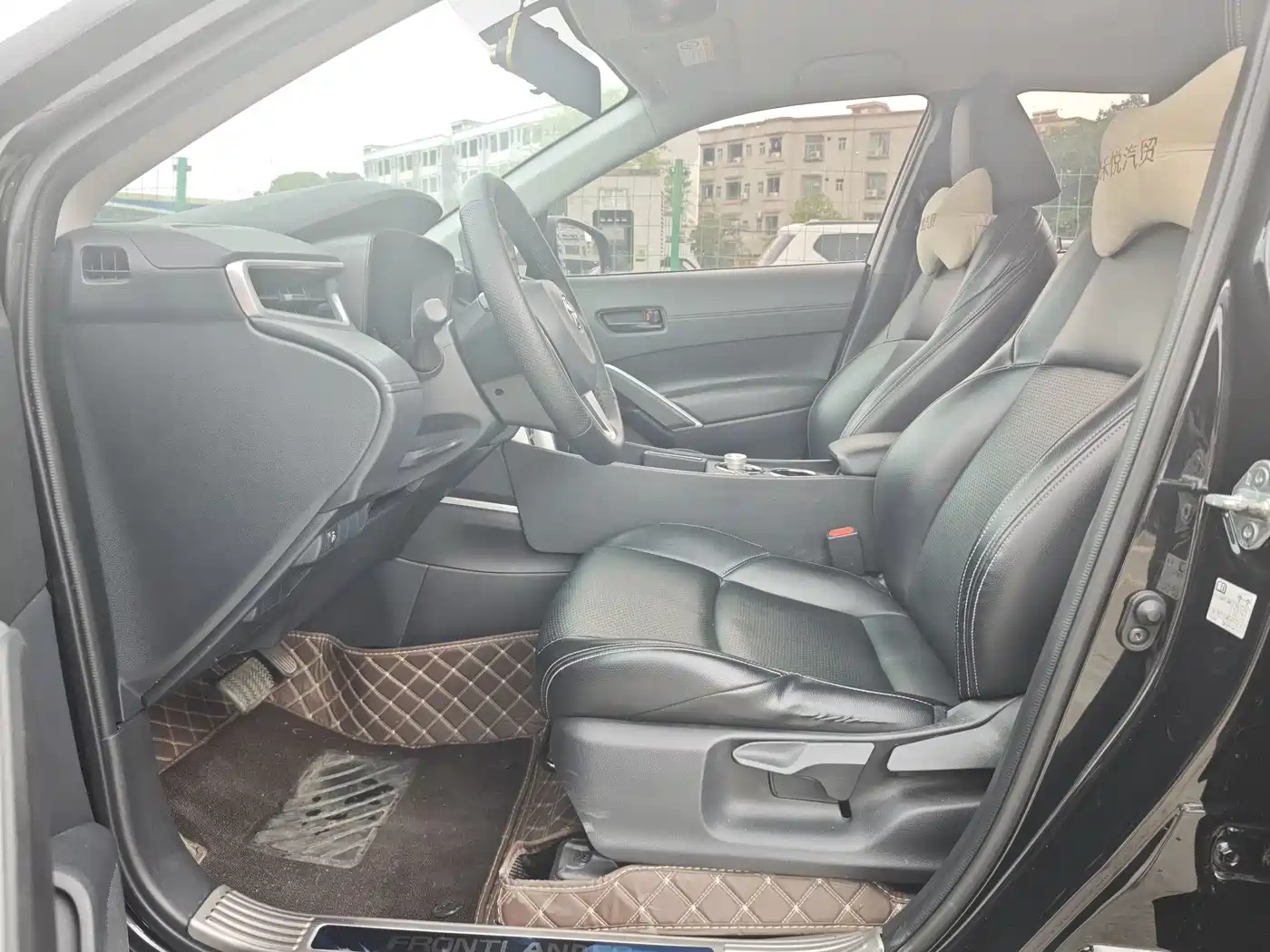 Toyota Frontlander 2023 2.0L CVT Elite Edition фото 8