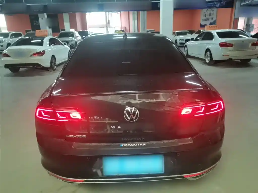 Volkswagen Magotan 2023 Model 2 Million Commemorative Edition 330TSI DSG Luxury фото 6