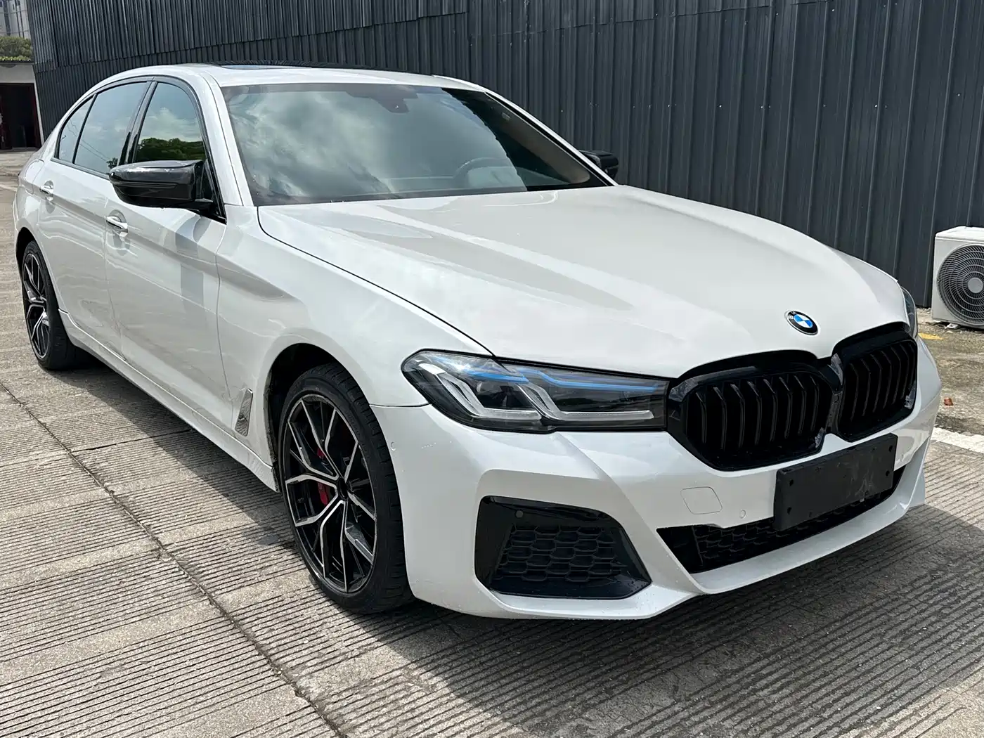 BMW 5 Series 2018 525Li M Sport Package фото 3