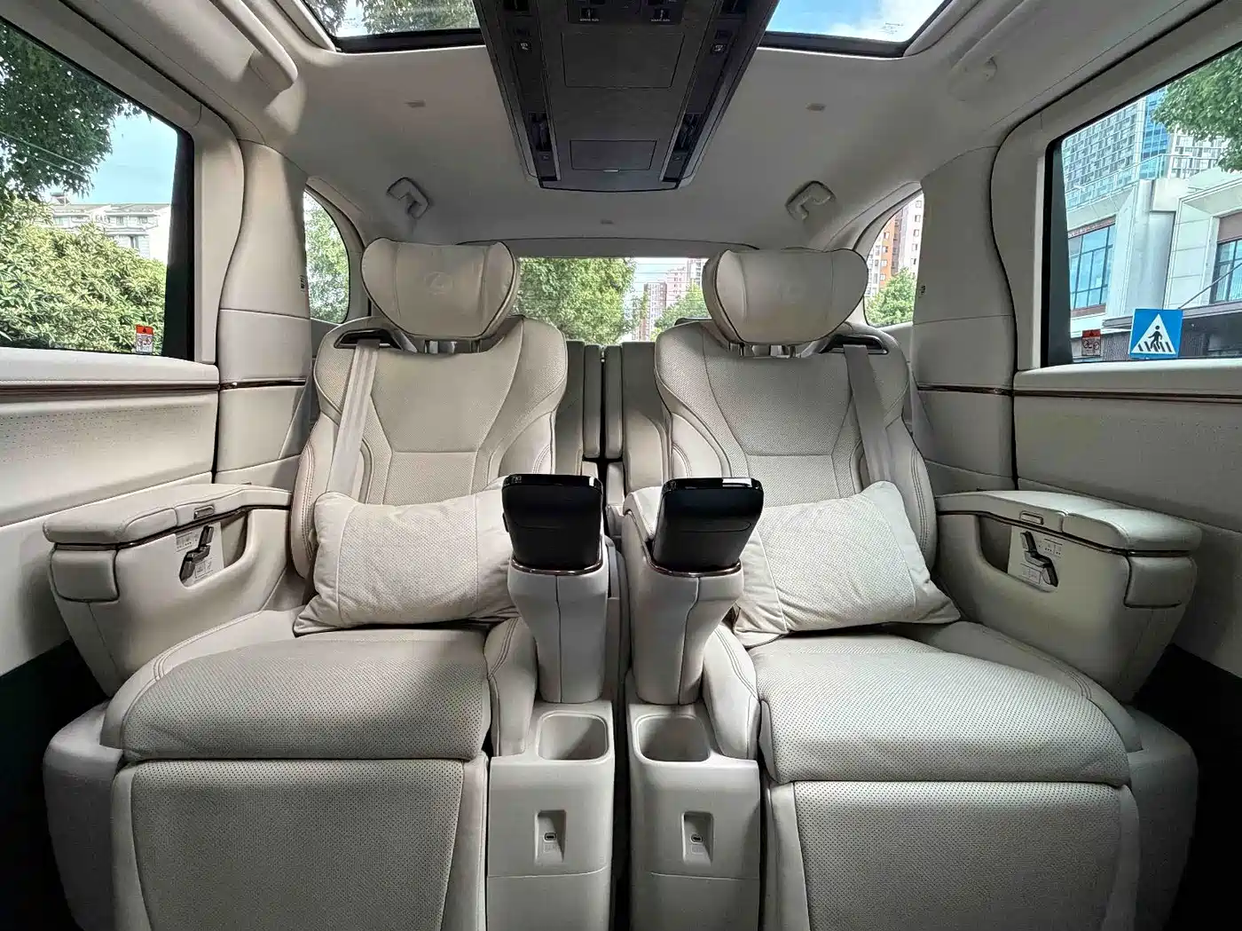 Lexus LM 2024 2023 500h 6-Seater Prestige Edition