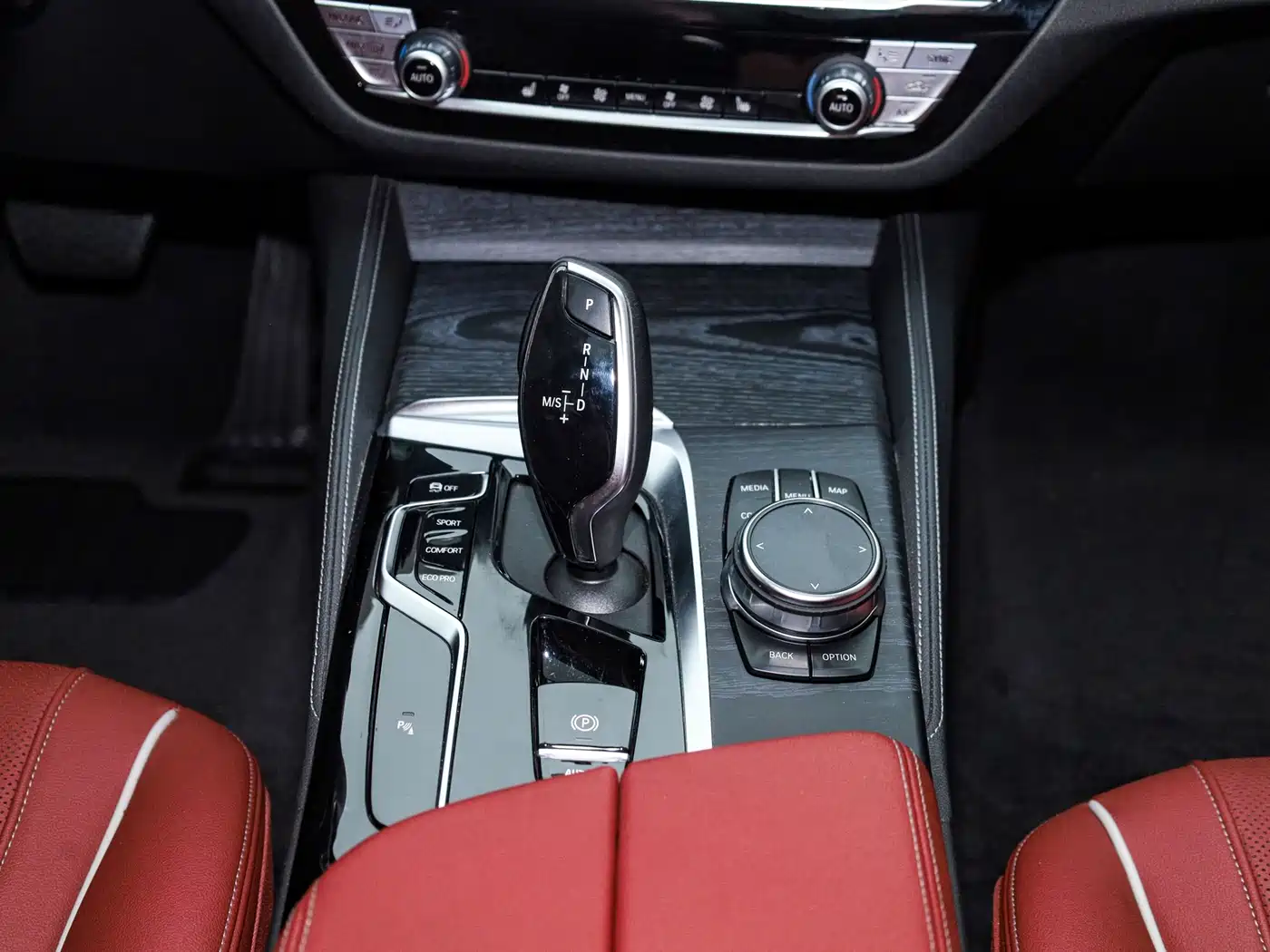 BMW 5 Series 2023 530Li Leading M Sport Package фото 19