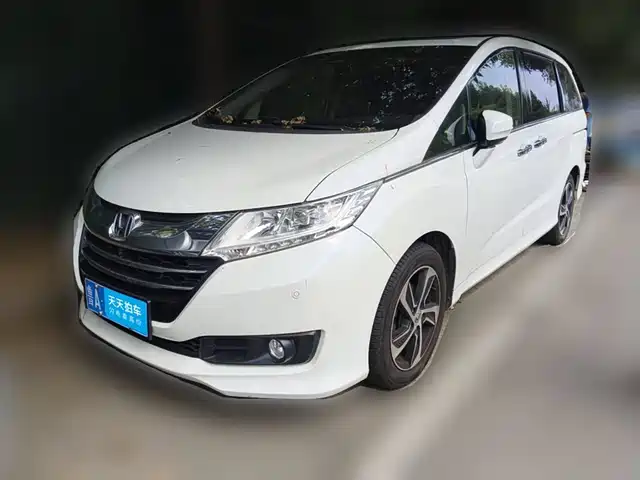 Honda Odyssey 2015 2.4L Supreme Edition — фото 1