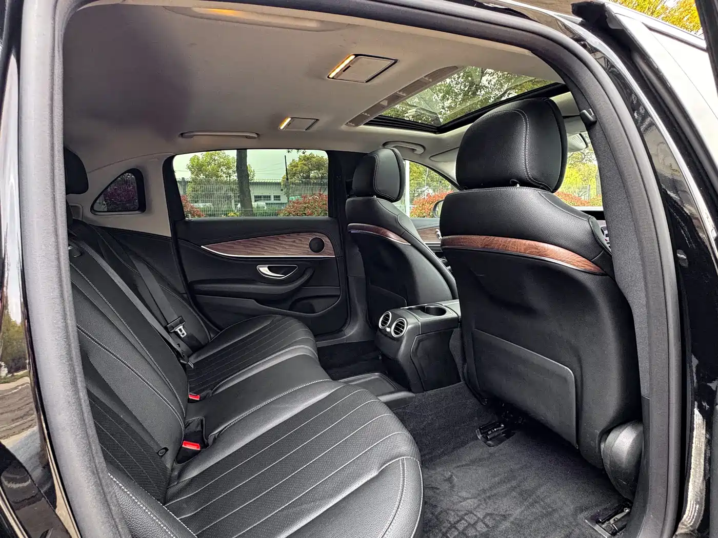 Mercedes-Benz E-Class 2019 E 260 L фото 18