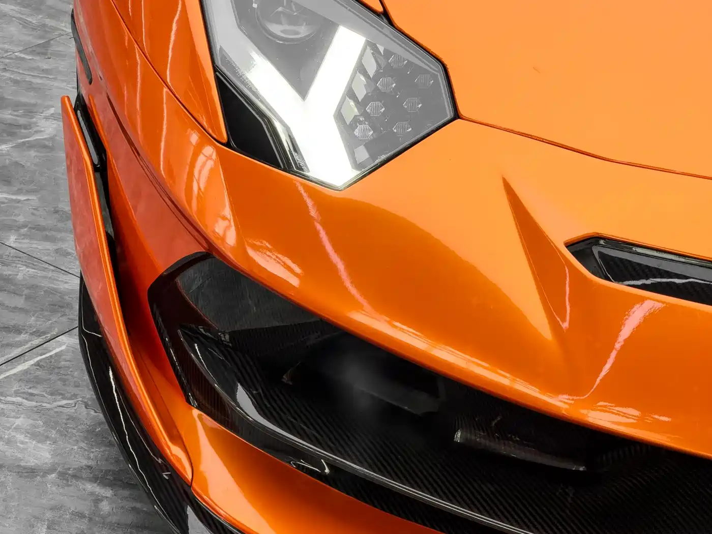 Lamborghini Aventador 2011 LP 700-4 фото 11
