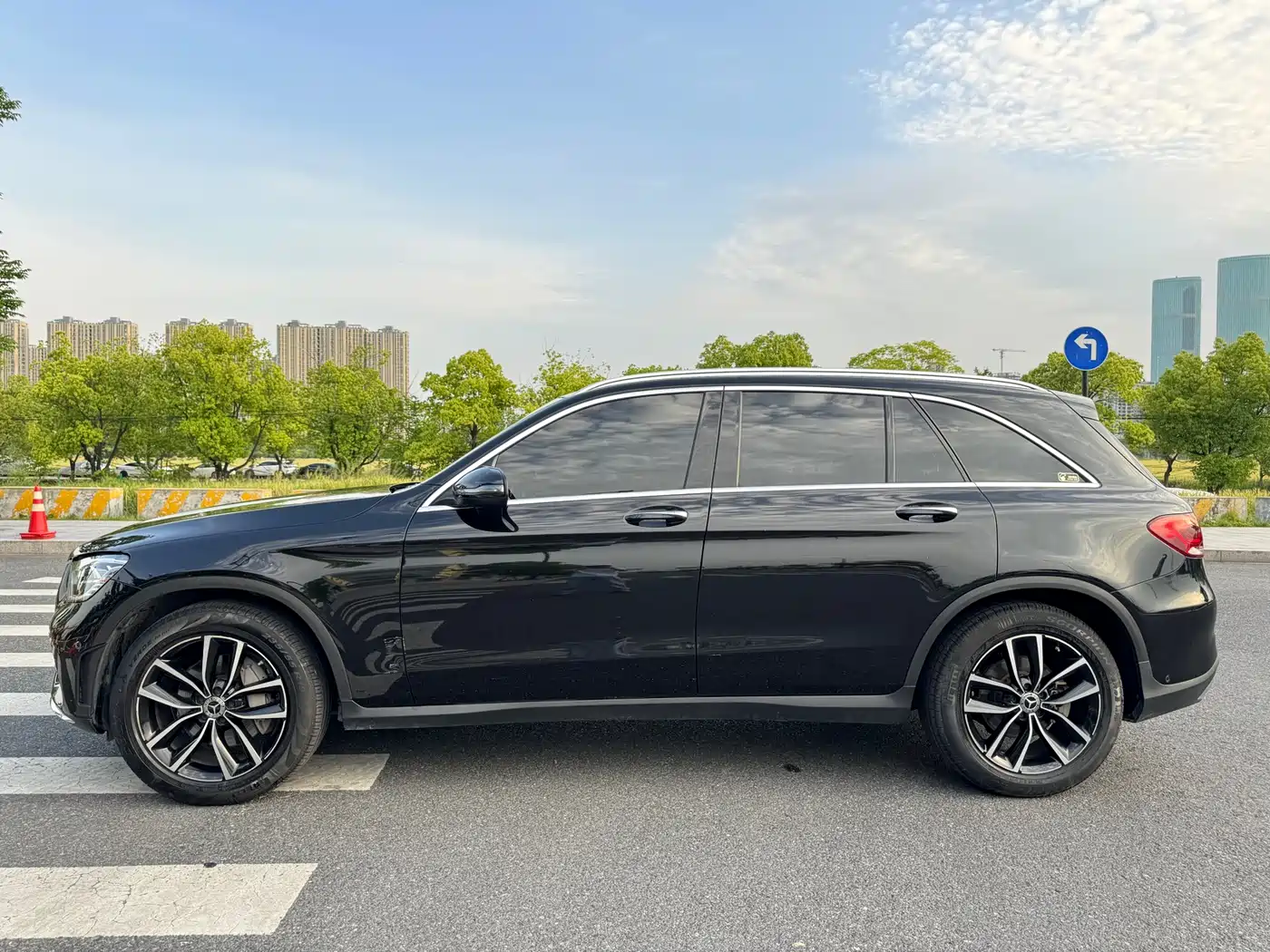 Mercedes-Benz GLC 2021 GLC 260 L 4MATIC Sporty фото 7