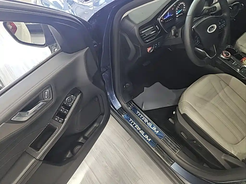 FORD RUIJI