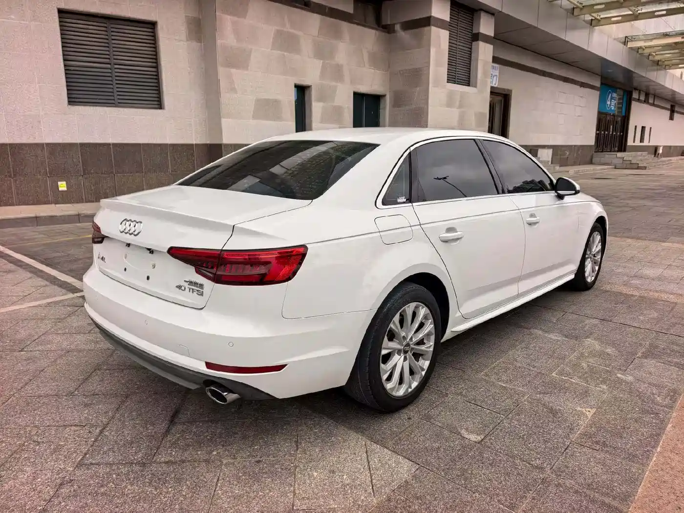 Audi A4L 2017 Plus 40 TFSI Progressive фото 5