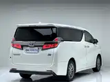 Фото 3 - Toyota Vellfire