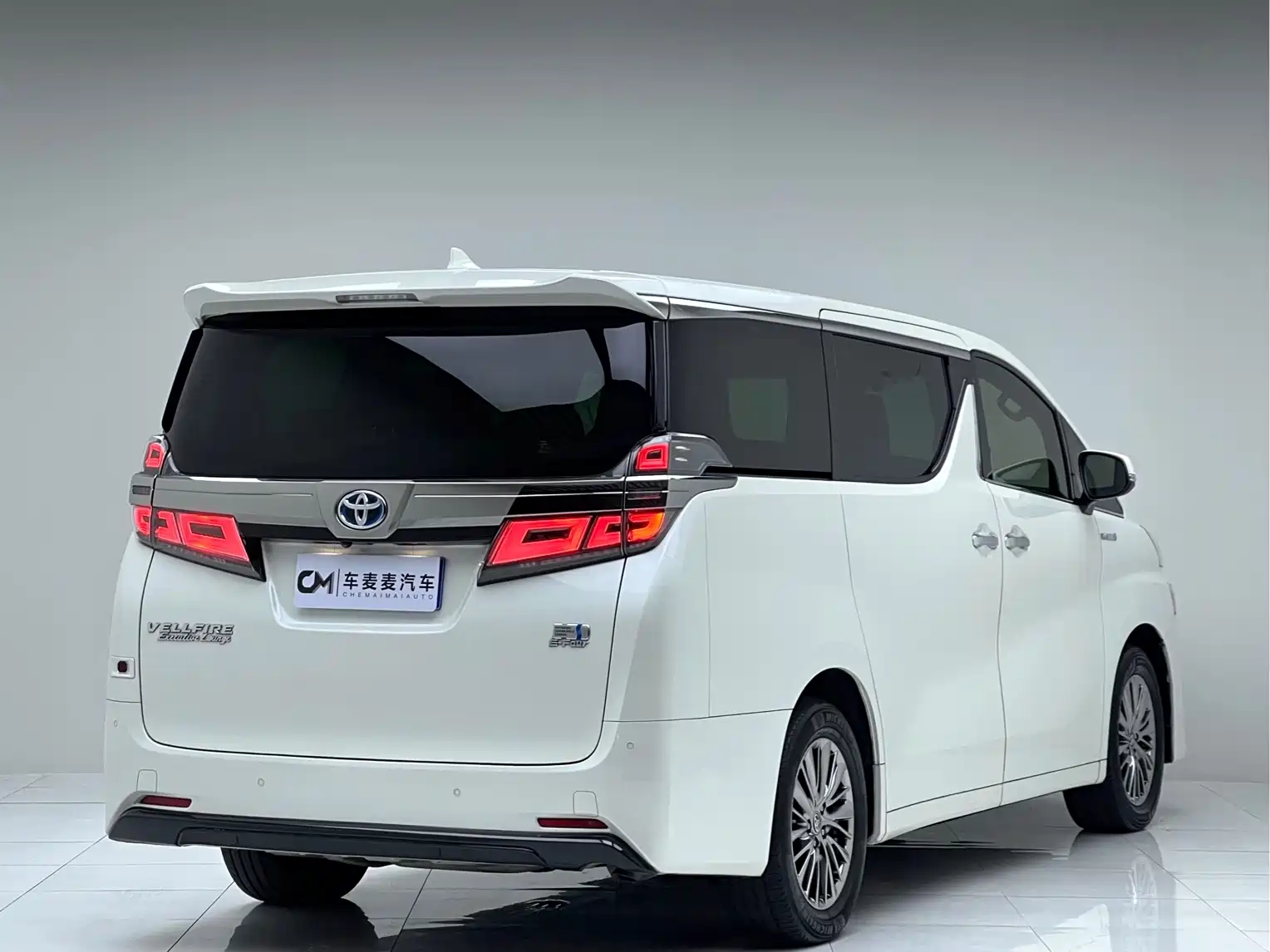 Фото 3 - Toyota Vellfire