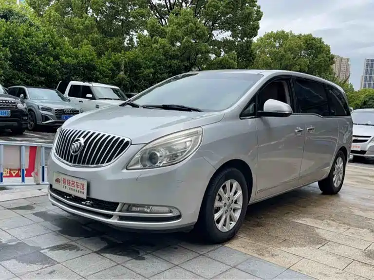 Фото 1 - Buick GL8