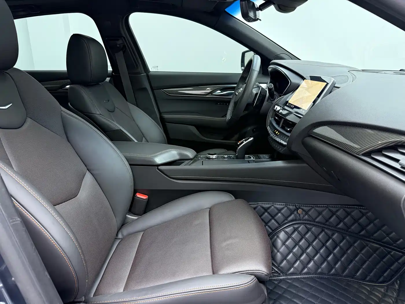 Фото 11 - Cadillac CT5