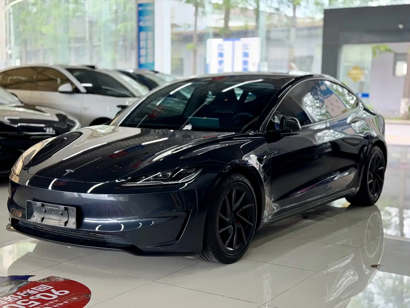 Tesla Model 3 2024