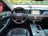 Photo 10 - Hyundai Genesis