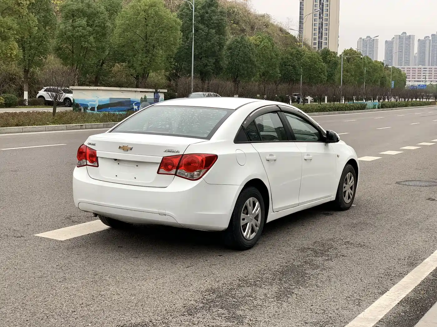 Chevrolet Cruze 2013 1.6L SL Sunroof MT фото 5