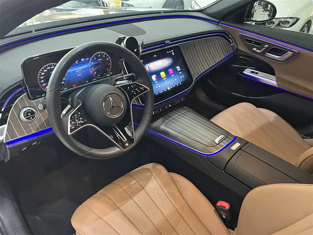Mercedes-Benz E-Class 2024 E 300 L Fashion фото 11