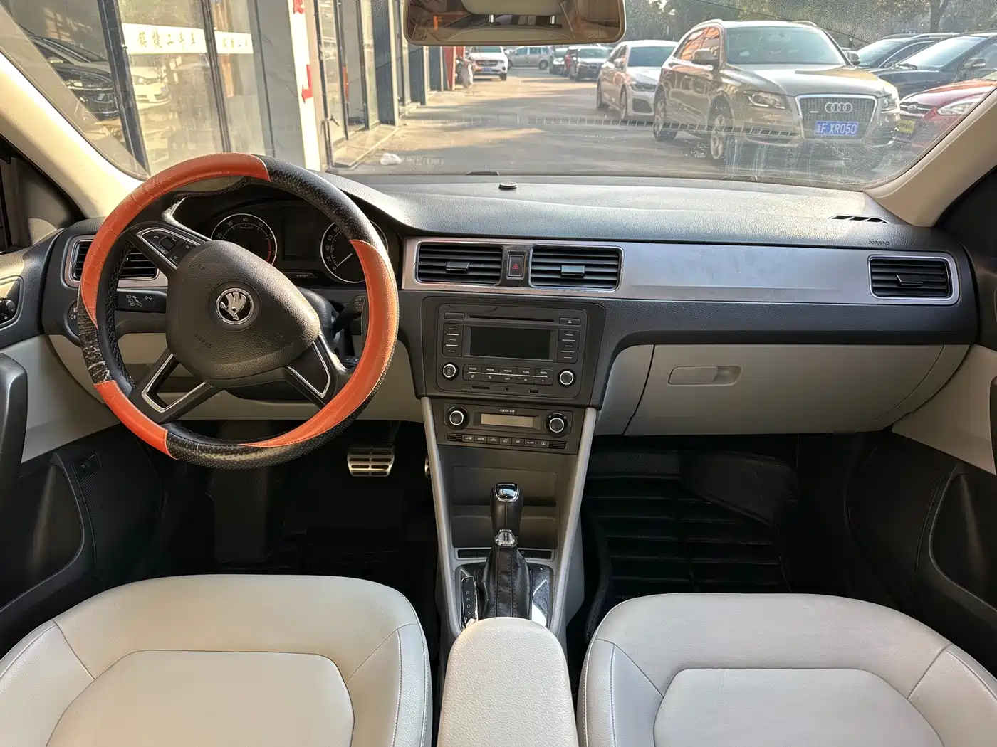 Škoda Rapid 2016 1.6L Automatic Prestige Edition фото 11
