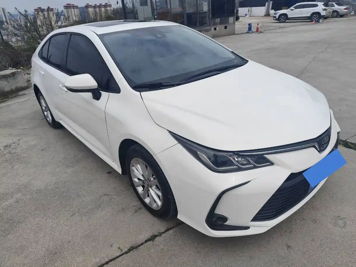 Toyota Corolla 2021 1.2T S-CVT Luxury Edition фото 3