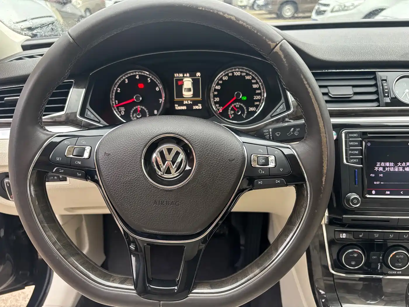 Фото 16 - Volkswagen Passat