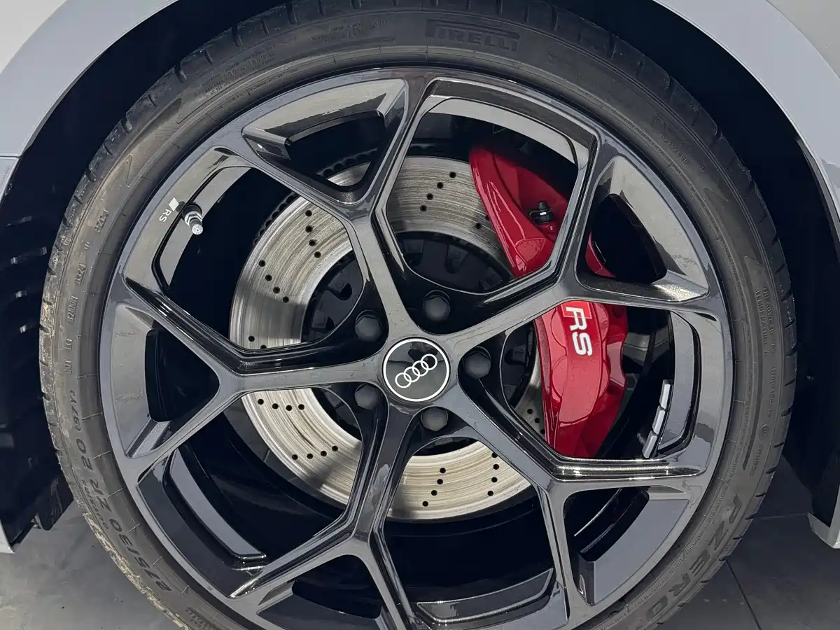 AUDI RS5