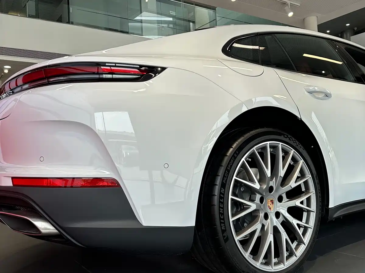 Porsche Panamera фото 7