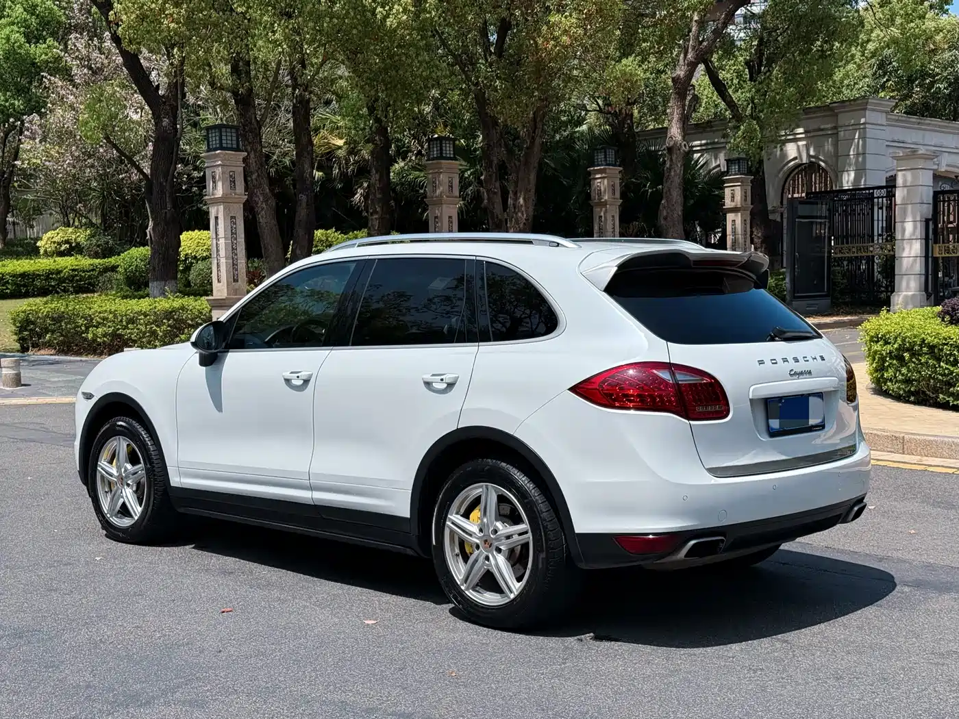 Porsche Cayenne 2014 Cayenne Platinum Edition 3.0T фото 4