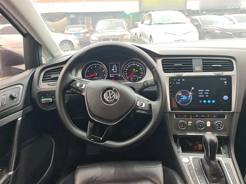 Volkswagen Golf 2016 230TSI Automatic Luxury фото 11