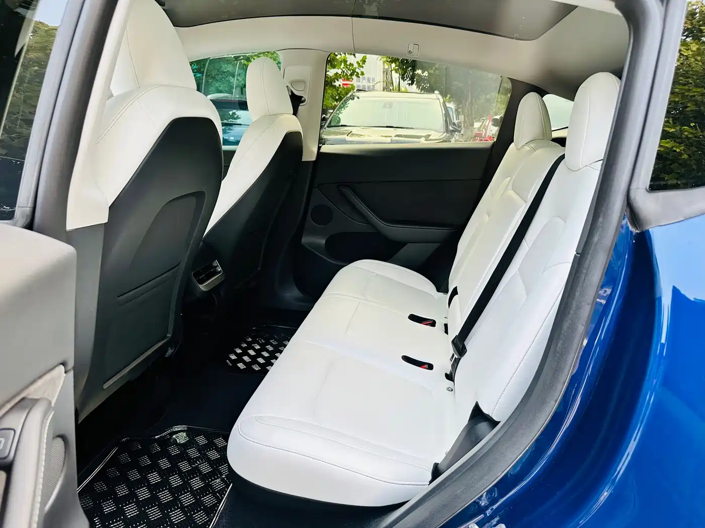 Photo 14 - Tesla Model Y