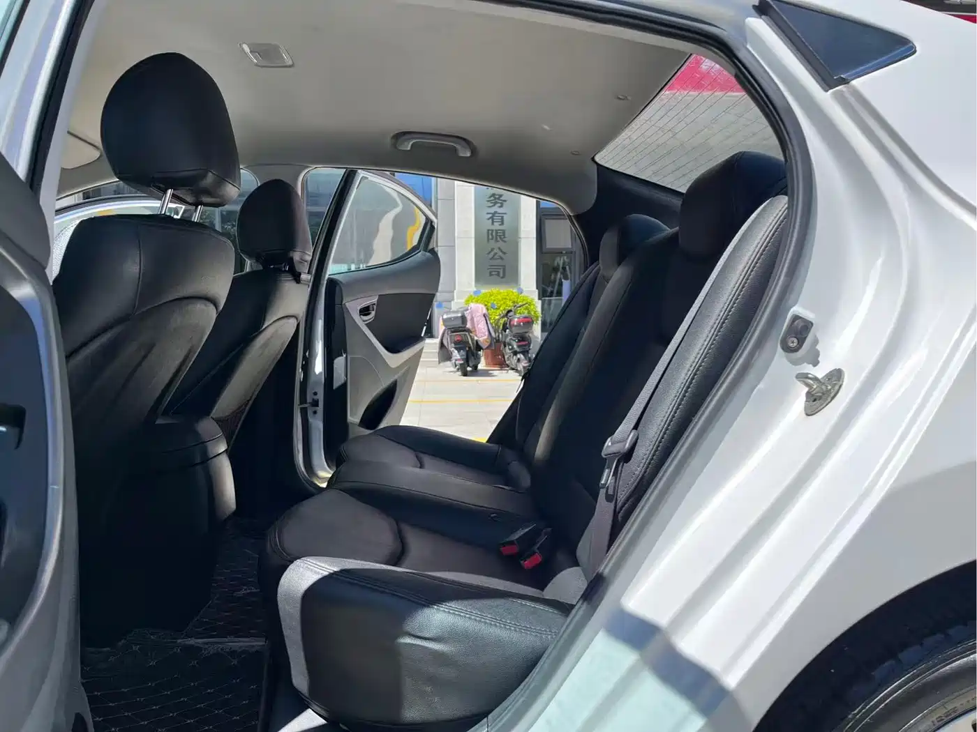 Hyundai Langdong 2016 1.6L Automatic Smart Edition фото 16