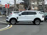 Фото 4 - Lynk & Co 01