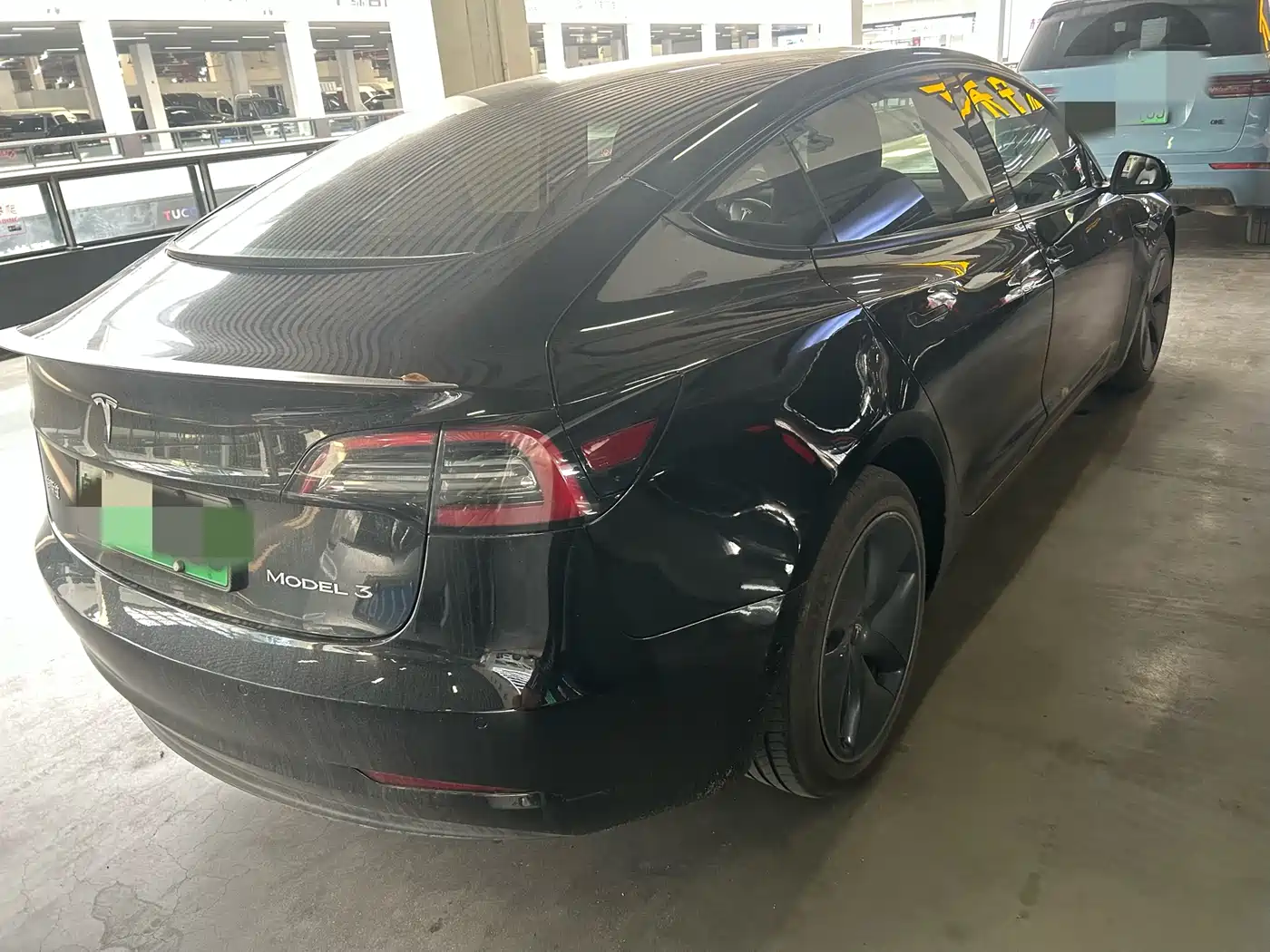 TESLA MODEL 3