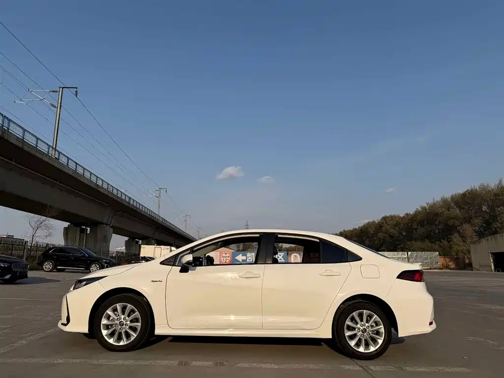 Toyota Corolla 2021 1.2T S-CVT Elite PLUS Edition фото 2
