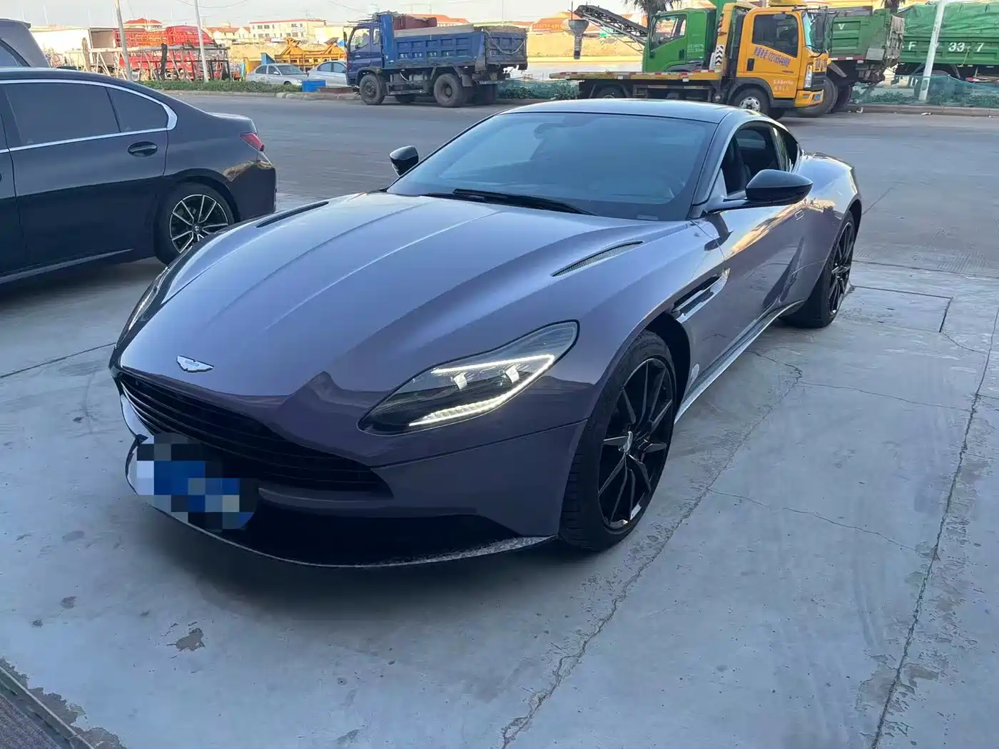 ASTON MARTIN DB11