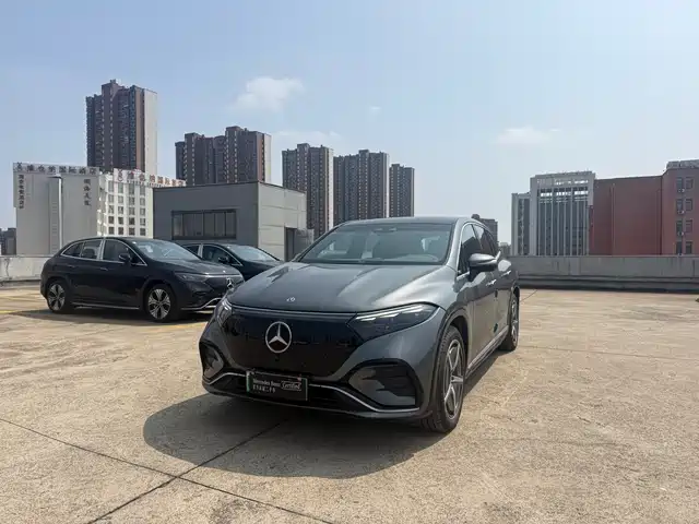 MERCEDES-BENZ EQS SUV