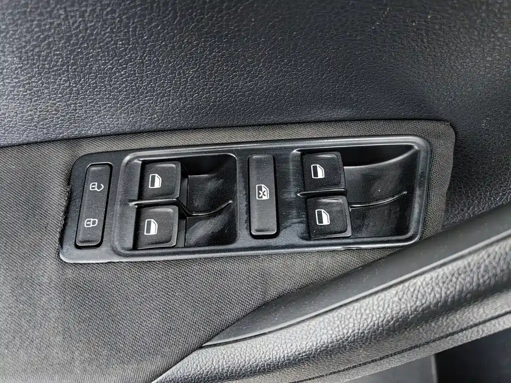 Photo 9 - Volkswagen Jetta