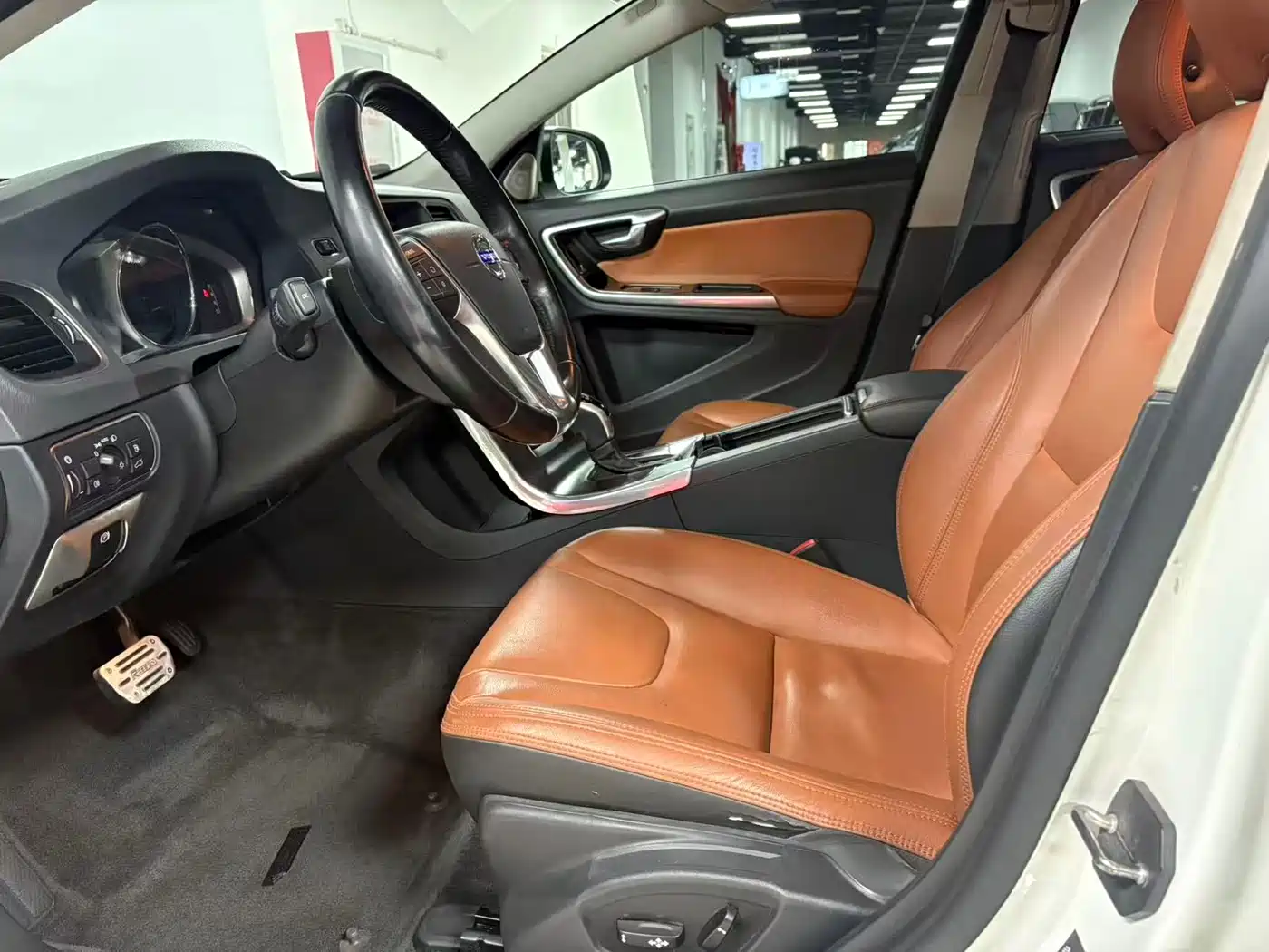 Фото 29 - Volvo S60