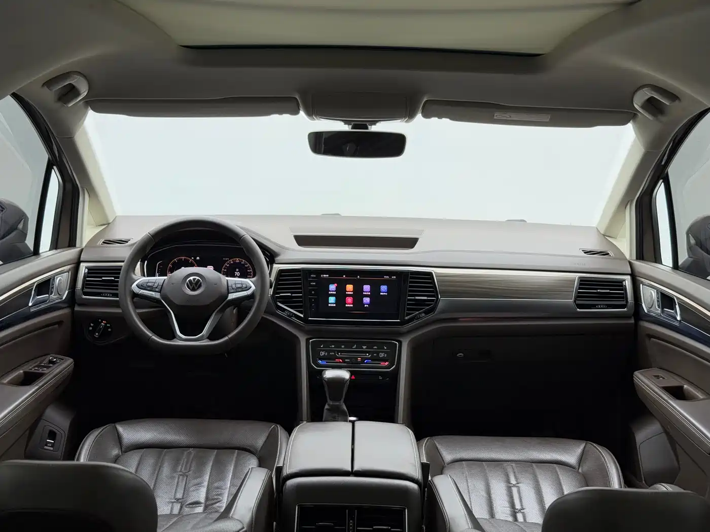 Volkswagen Viloran 2020 330TSI Luxury Edition фото 10