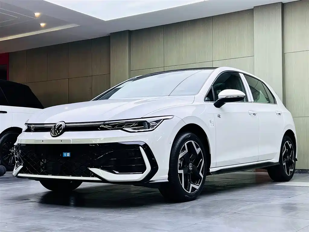 Volkswagen Golf 2025 Facelift 300TSI R-Line