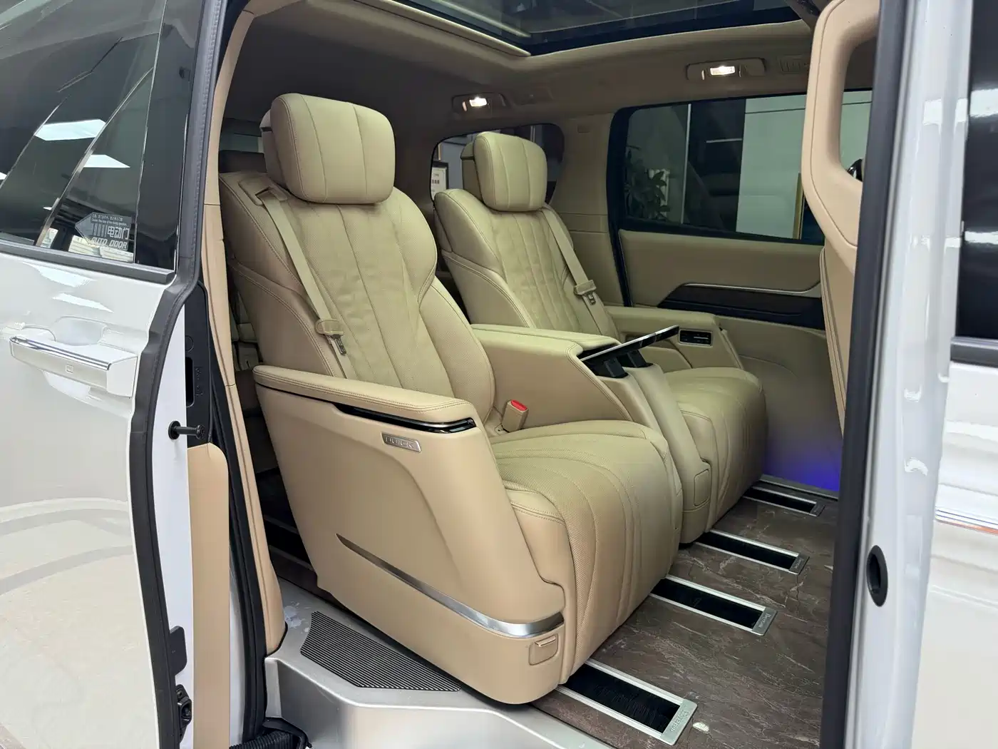 Buick Century 2023 2.0T 7-seater Premium фото 39