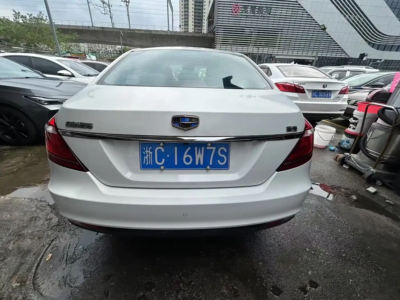 Geely Emgrand 2016 2016 Sedan 1.5L Manual Up Version
