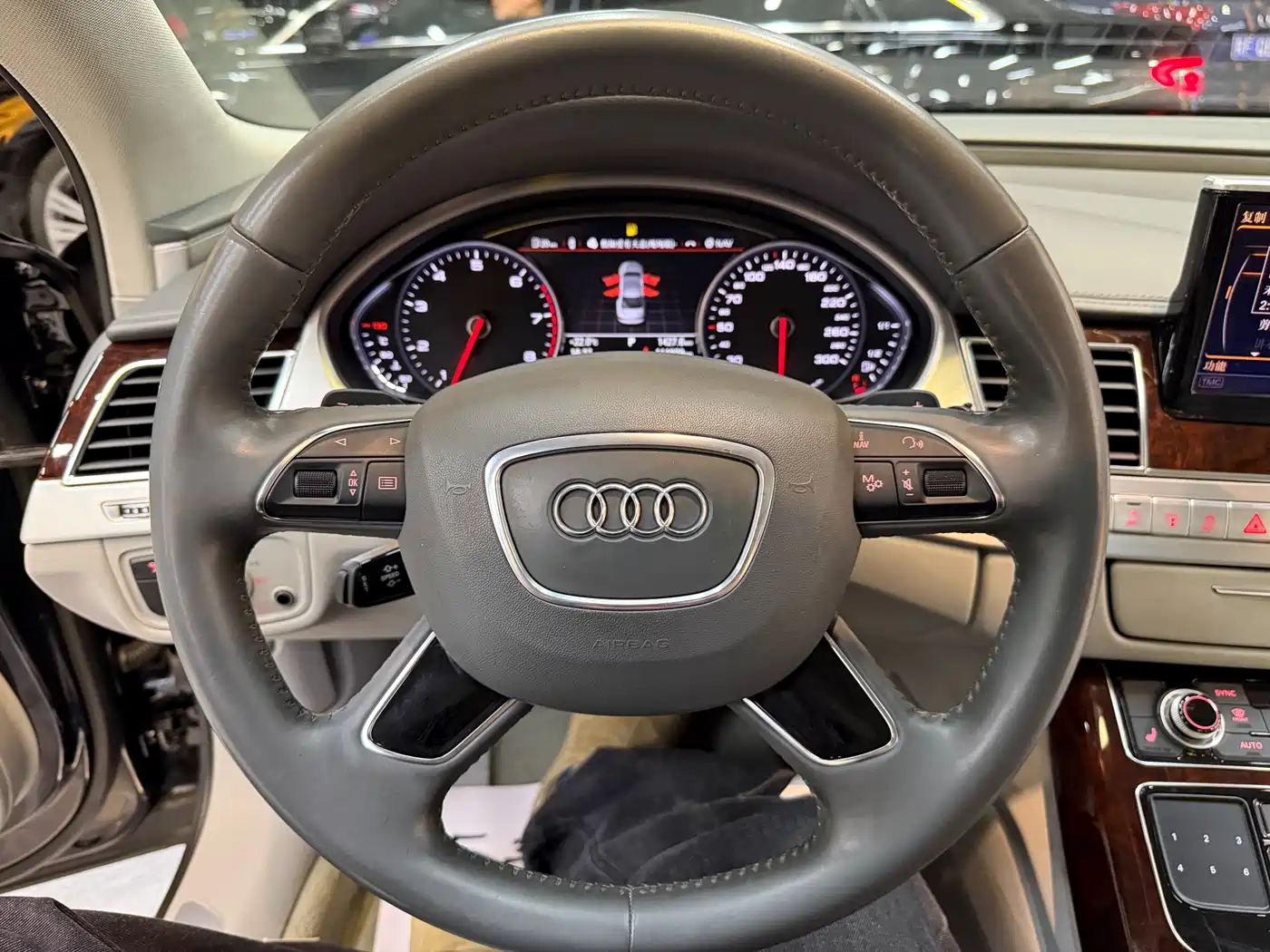 Audi A8 2012 A8L 50 TFSI quattro Comfort фото 17