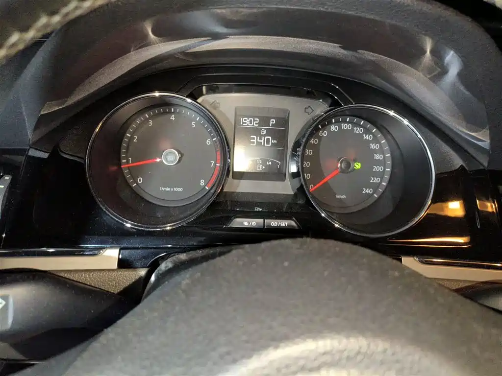 Volkswagen Bora 2014 1.6L Automatic Comfort Edition фото 4