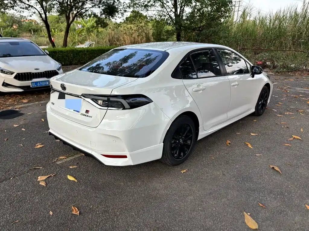 Photo 8 - Toyota Corolla