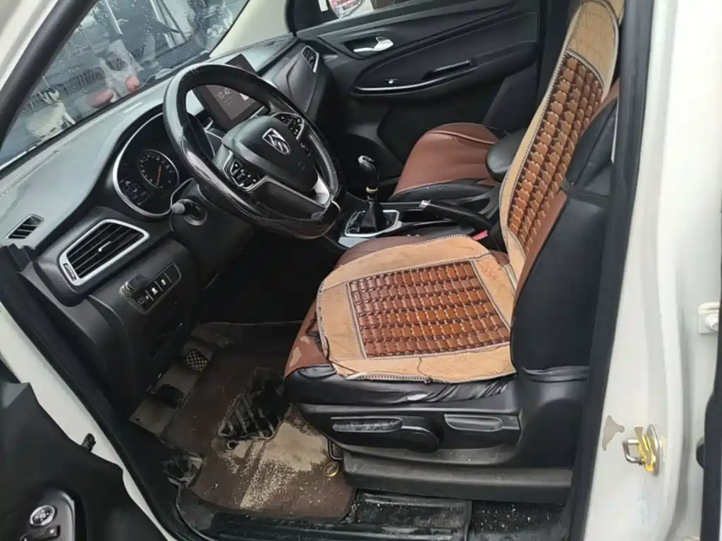 Baojun 730 2021 2021 1.5L Manual Fashion 7-Seater